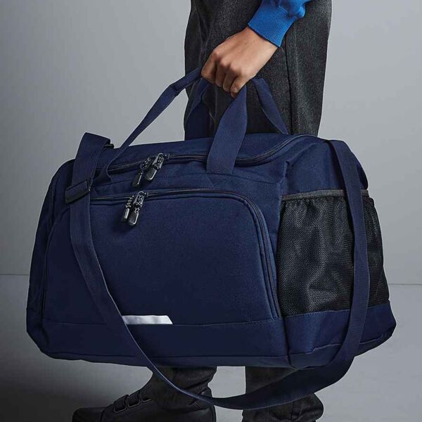 Academy Holdall Thumbnail